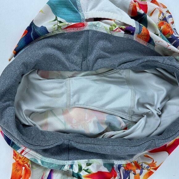 Athleta Womens Tropical Lilies Ready Set Go Shorts size Small - Picture 8 of 10